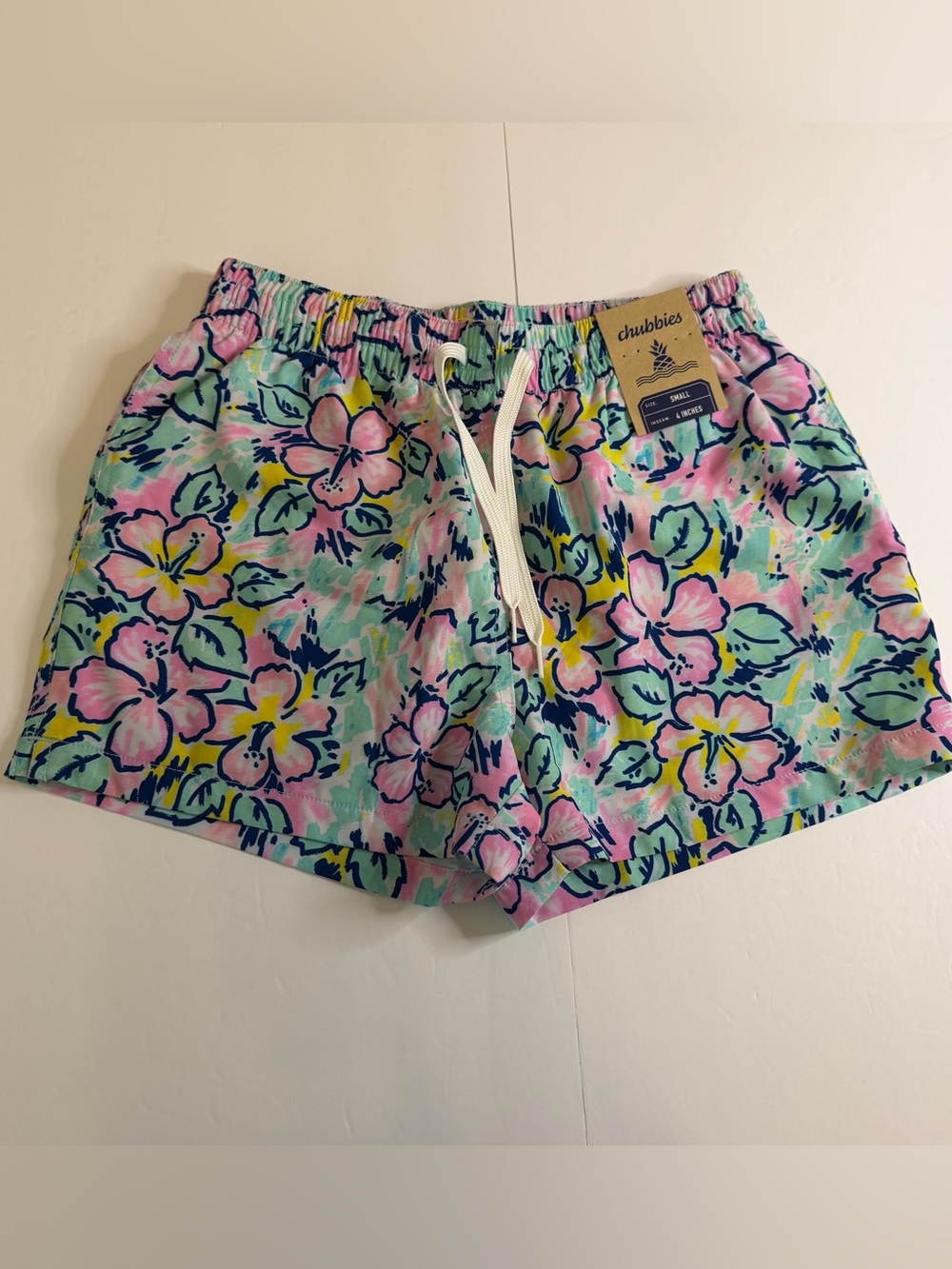 Chubbies “The Vacation Blooms” Men’s Shortie Classic Swim Trunks Size Small NWT